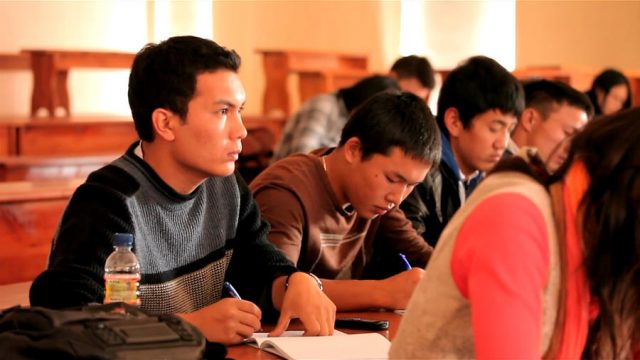 Монгольские студенты