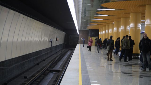 Мобильная связь в метро 