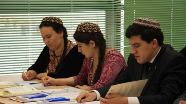 студенты из Туркменистана