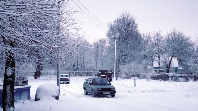 Снег на дорогах