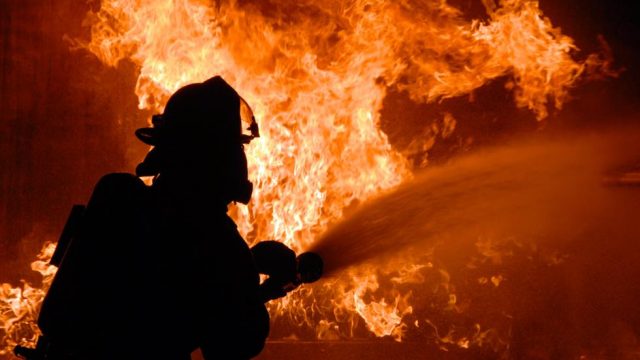 10 человек были эвакуированы во время пожара в Минске