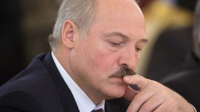 Белорусы стали меньше доверять Лукашенко