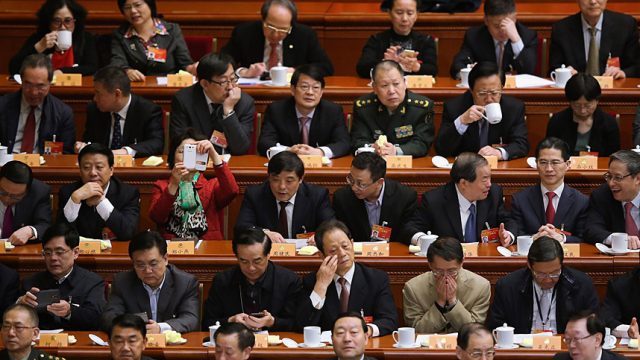 делегаты ожидают руководство в Пекине