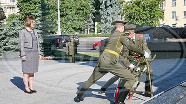 Гойкевич  возложила венок к монументу Победы в Минске