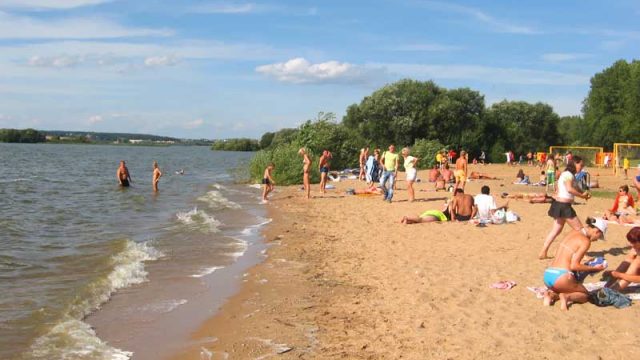 В Брестской запретили купаться в трех зонах отдыха