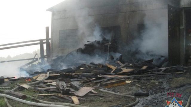В Дзержинском районе горел рыбный цех