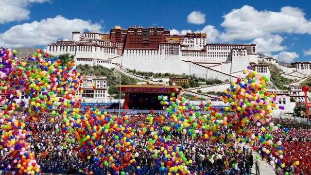 праздник в Тибете