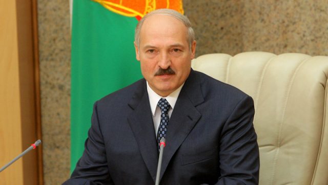 Лукашенко доверяют 76,6% белорусов