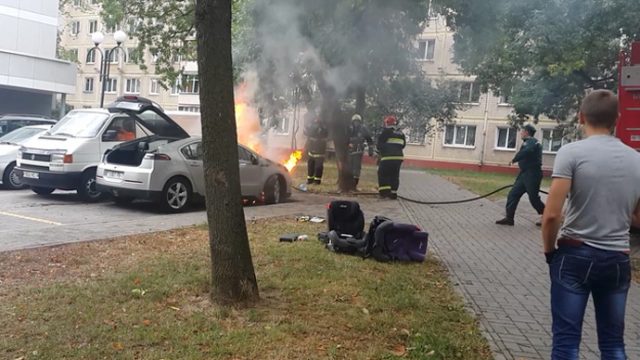 В Минске загорелся легковой автомобиль, месяц назад приобретённый на аукционе в США