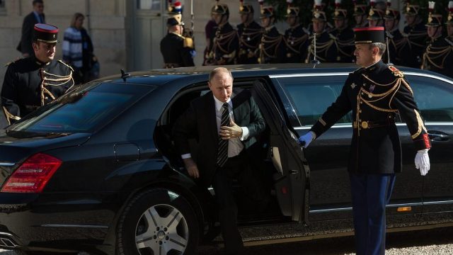 Путин прибыл в Париж