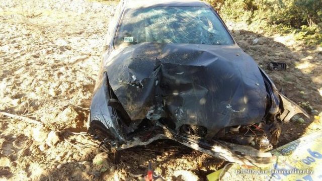 В Минском районе водитель BMW после столкновения с другим автомобилем вылетел в огород