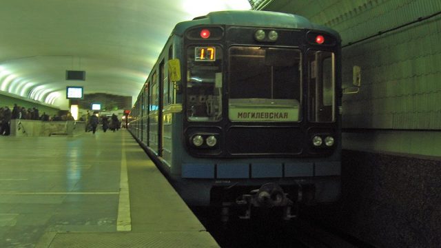 В Минске на станции метро "Купаловская" женщина упала на рельсы