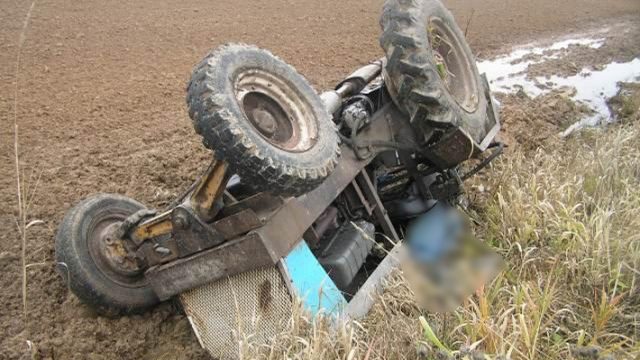 В Логойском районе в ДТП с участием трактора погиб мужчина