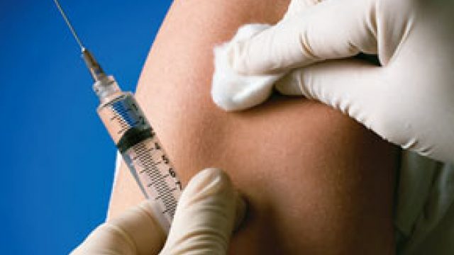 Более 100 тысяч минчан сделали прививку против гриппа