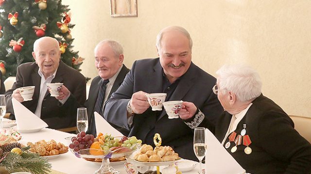 Лукашенко про стариков