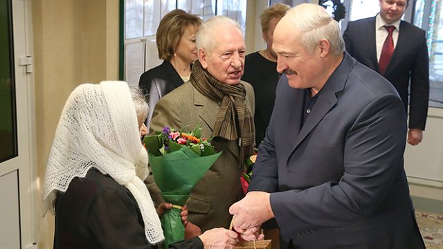 Лукашенко про стариков