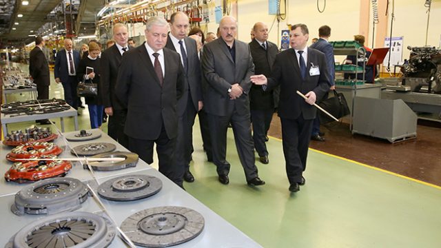 Лукашенко на заводе 
