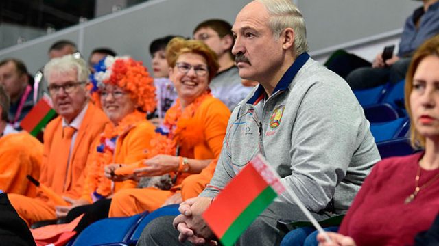 Лукашенко на теннисе