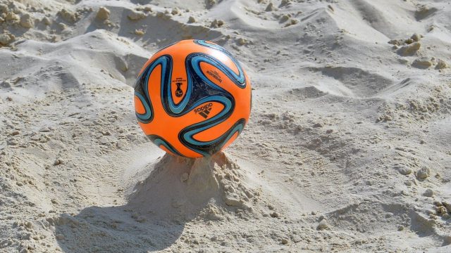 Пляжный футбол