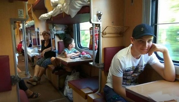 Коля Лукашенко в поезде
