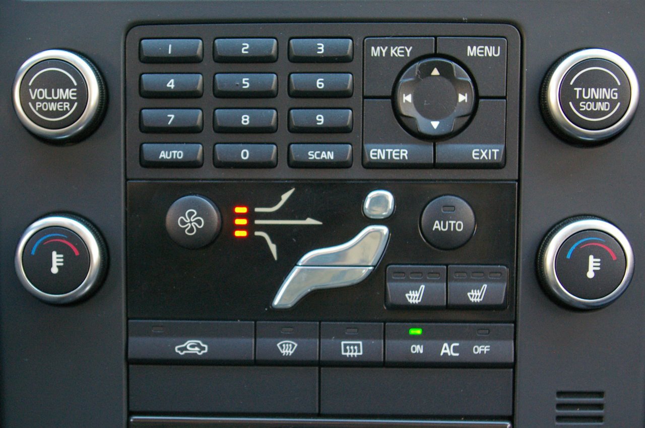 Как пользоваться кондиционером в автомобиле. Автомобильный климат контроль. Кнопка автомобильная. Кнопка автокондиционера. Кнопки для авто.