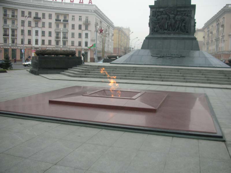 памятник победы и вечный огонь минск. памятники победы с вечным огнем. вечный огонь минск.