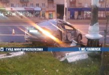 На проспекте Независимости Volkswagen врезался в фонарный столб ДТП